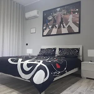 https://the-home-of-music-stars.taorminaitalyhotels.com
