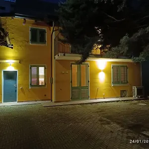 Un Angolo A Milano... Milan