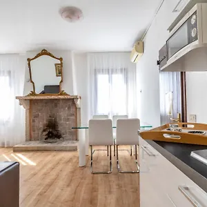 Ca' Dei Carmini Apartment Venedig