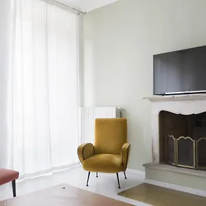 https://brera-apartments-23.italymilanhotels.net